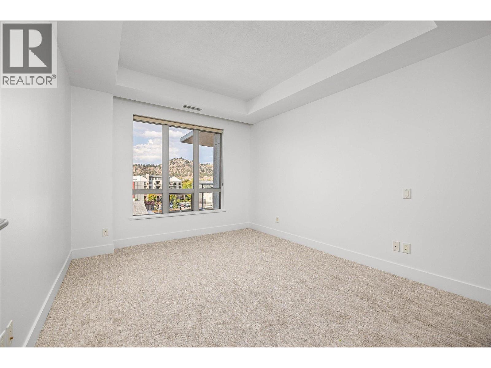 second bedroom - 2040 Springfield Road Unit# 401, Kelowna, BC - Indoor Photo Showing Other Room