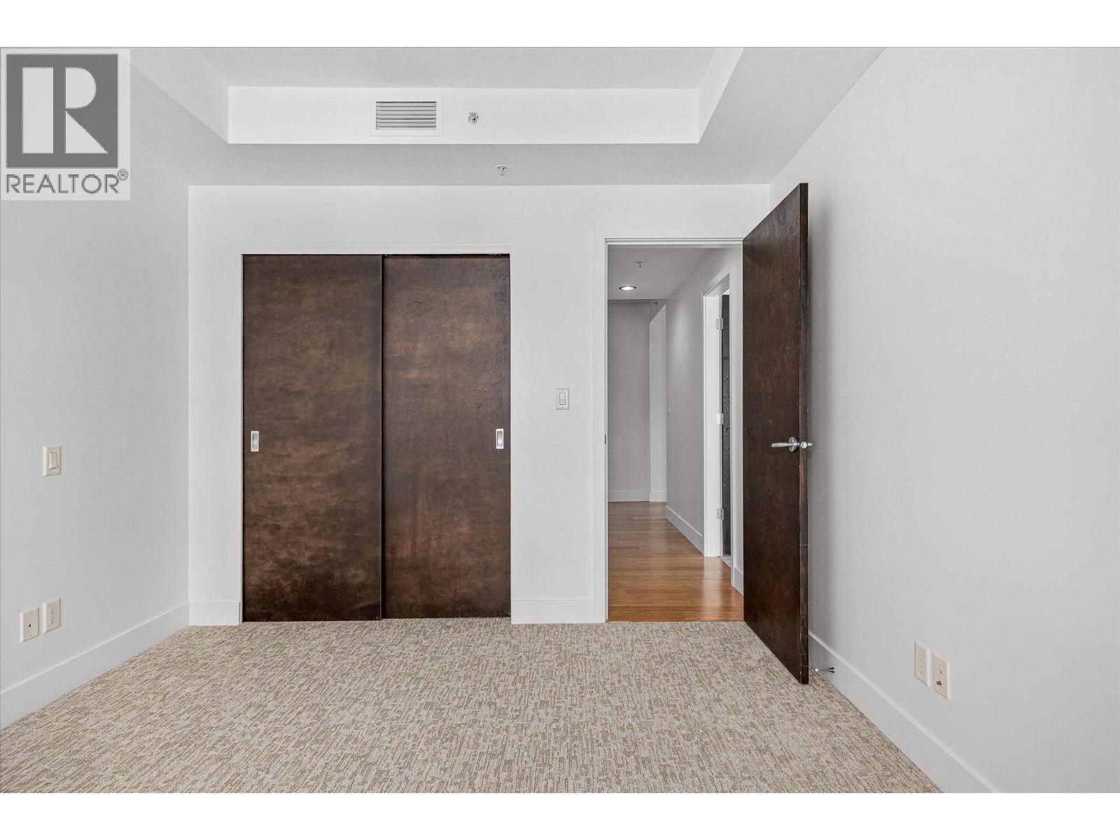 second bedroom - 2040 Springfield Road Unit# 401, Kelowna, BC - Indoor Photo Showing Other Room
