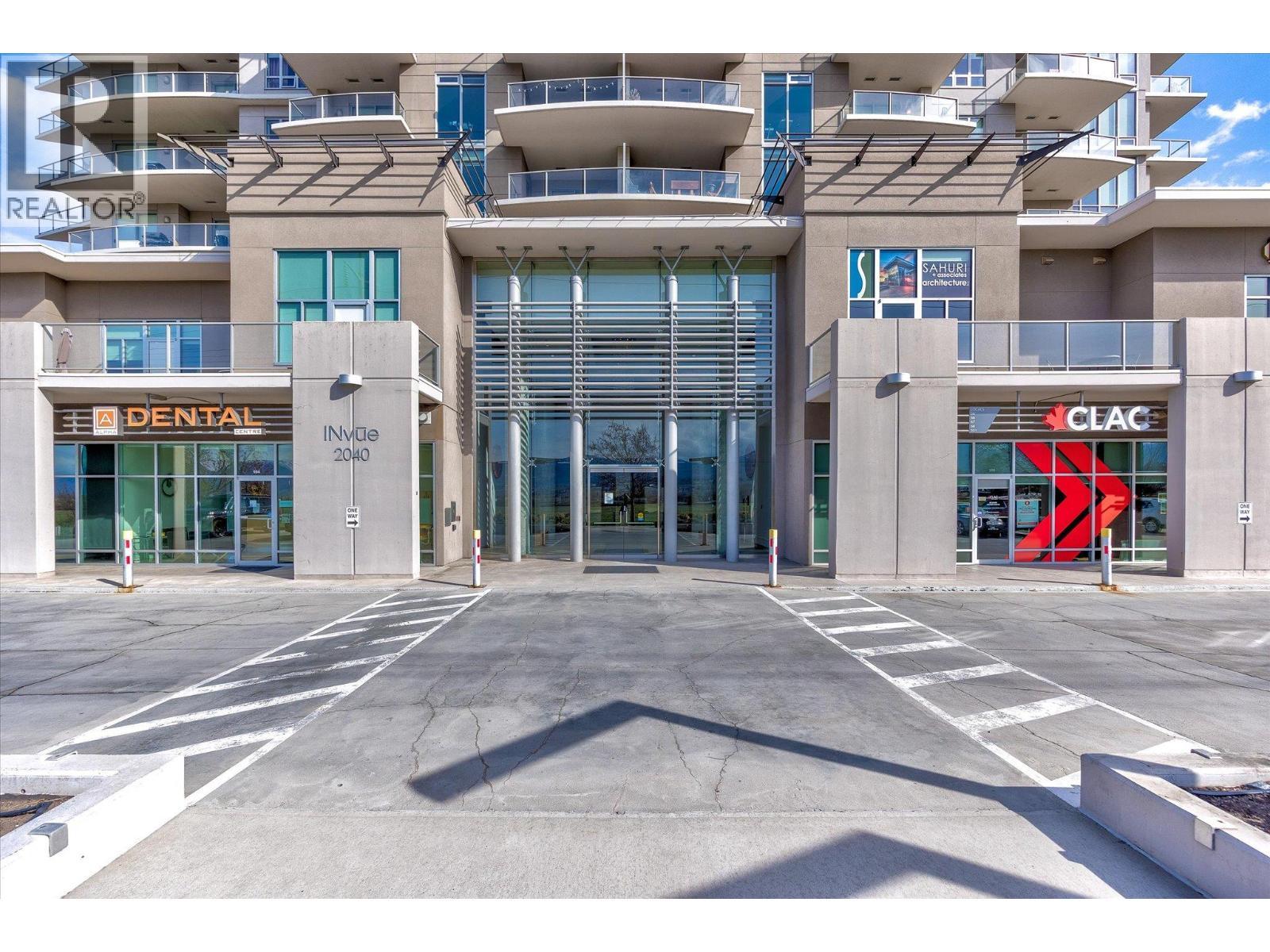 main entrance - 2040 Springfield Road Unit# 401, Kelowna, BC - Outdoor With Balcony With Facade