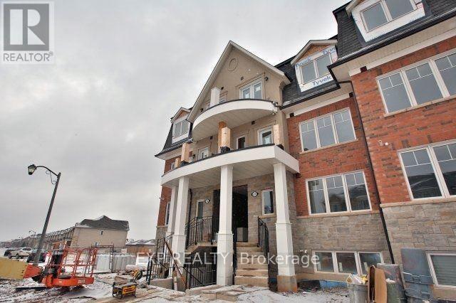 21-02 - 2420 Baronwood Drive, Oakville, ON - Outdoor With Facade