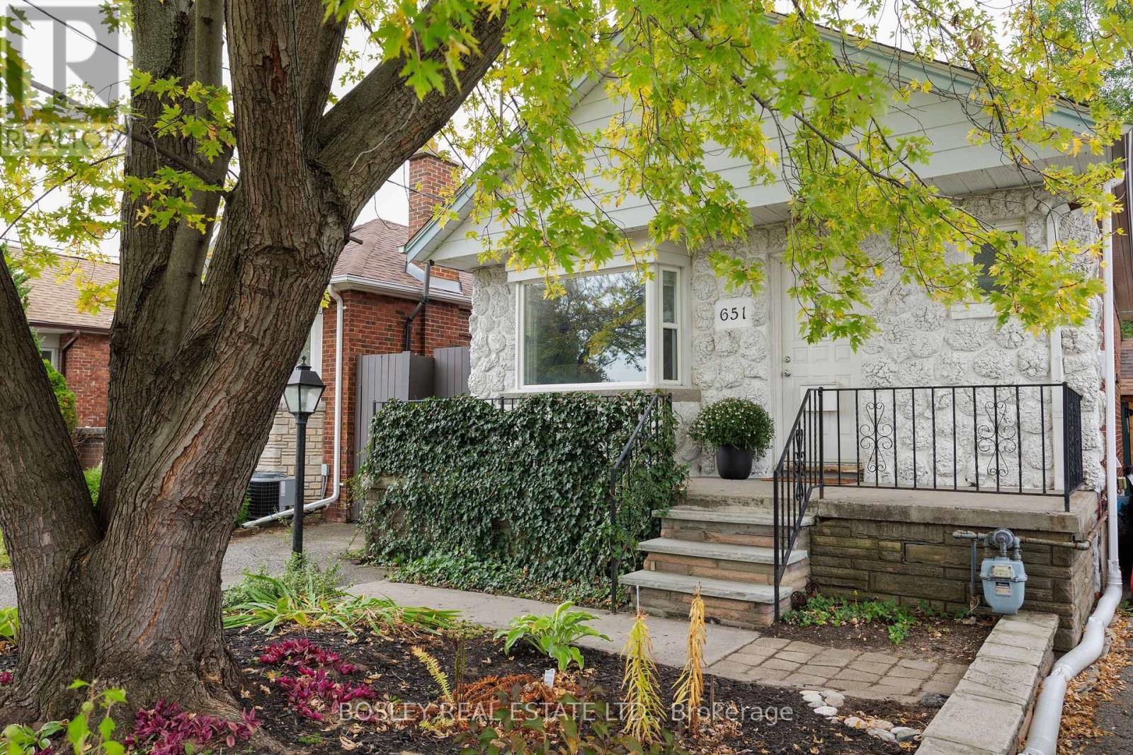 651 Cosburn Avenue, Toronto, ON - Outdoor