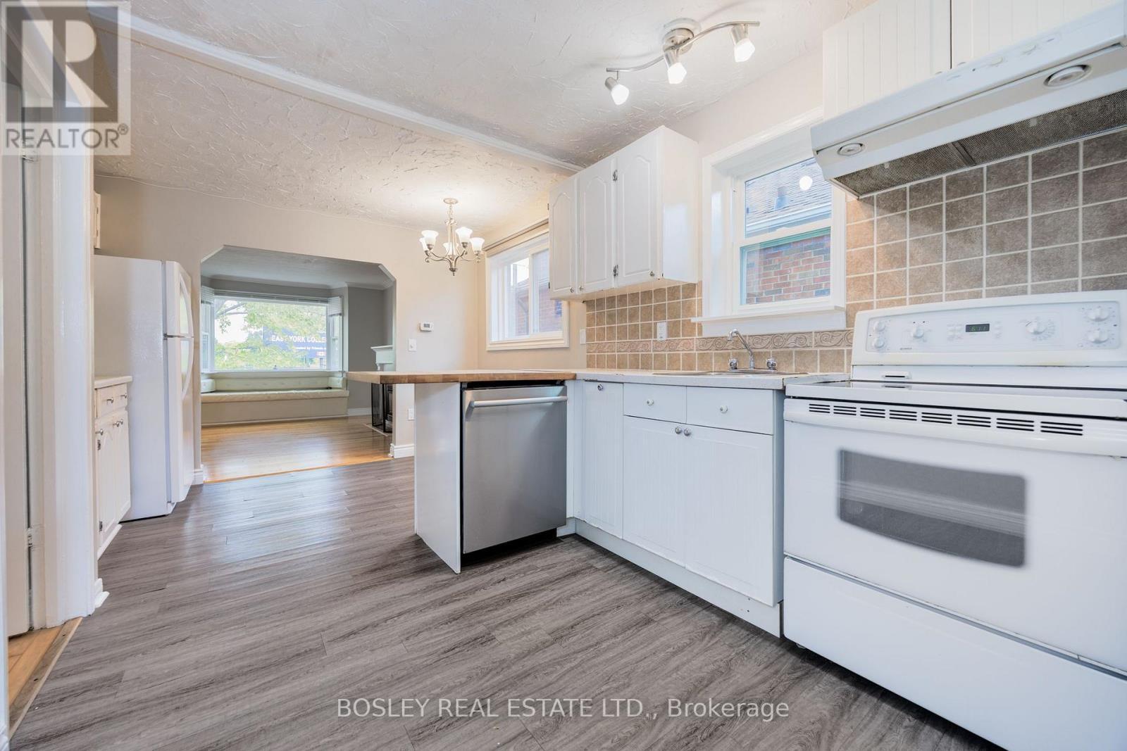 651 Cosburn Avenue, Toronto, ON - Indoor Photo Showing Kitchen