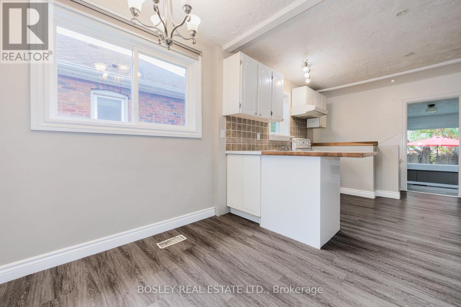 651 Cosburn Avenue, Toronto, ON - Indoor Photo Showing Kitchen