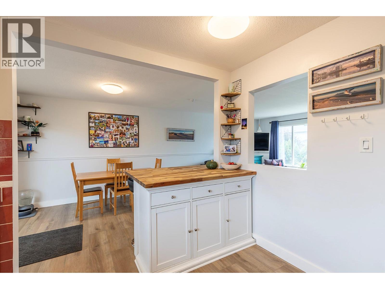 2401 40 Avenue, Vernon, BC - Indoor Photo Showing Other Room