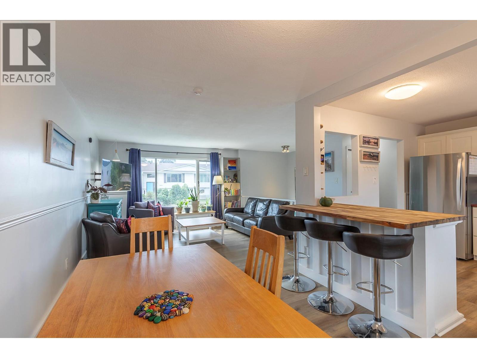 2401 40 Avenue, Vernon, BC - Indoor Photo Showing Other Room