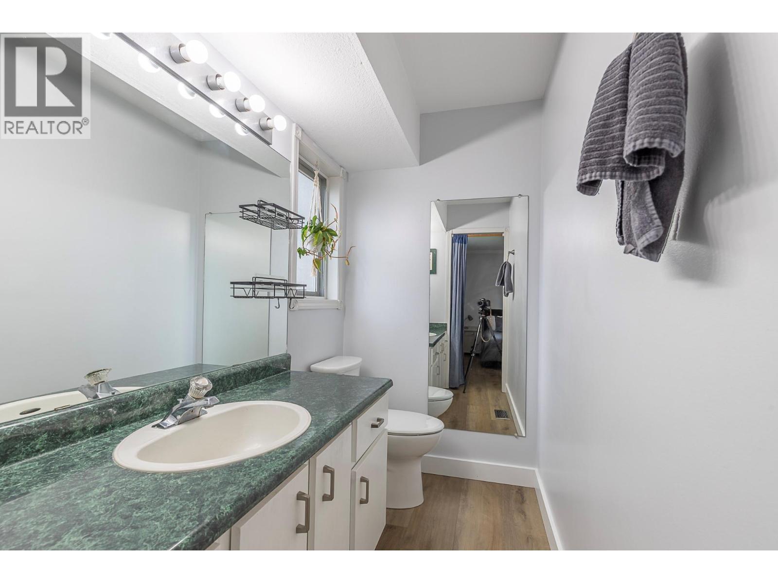 2pc ensuite - 2401 40 Avenue, Vernon, BC - Indoor Photo Showing Bathroom