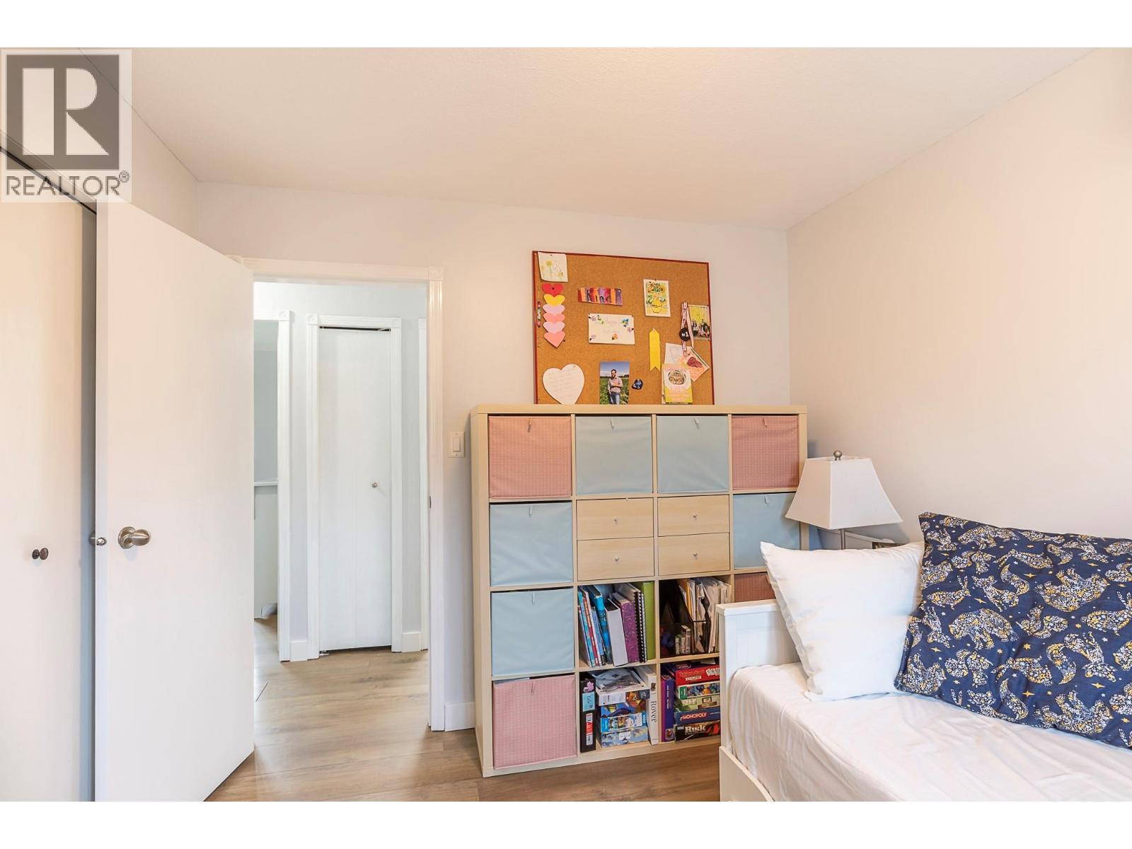 2401 40 Avenue, Vernon, BC - Indoor Photo Showing Bedroom