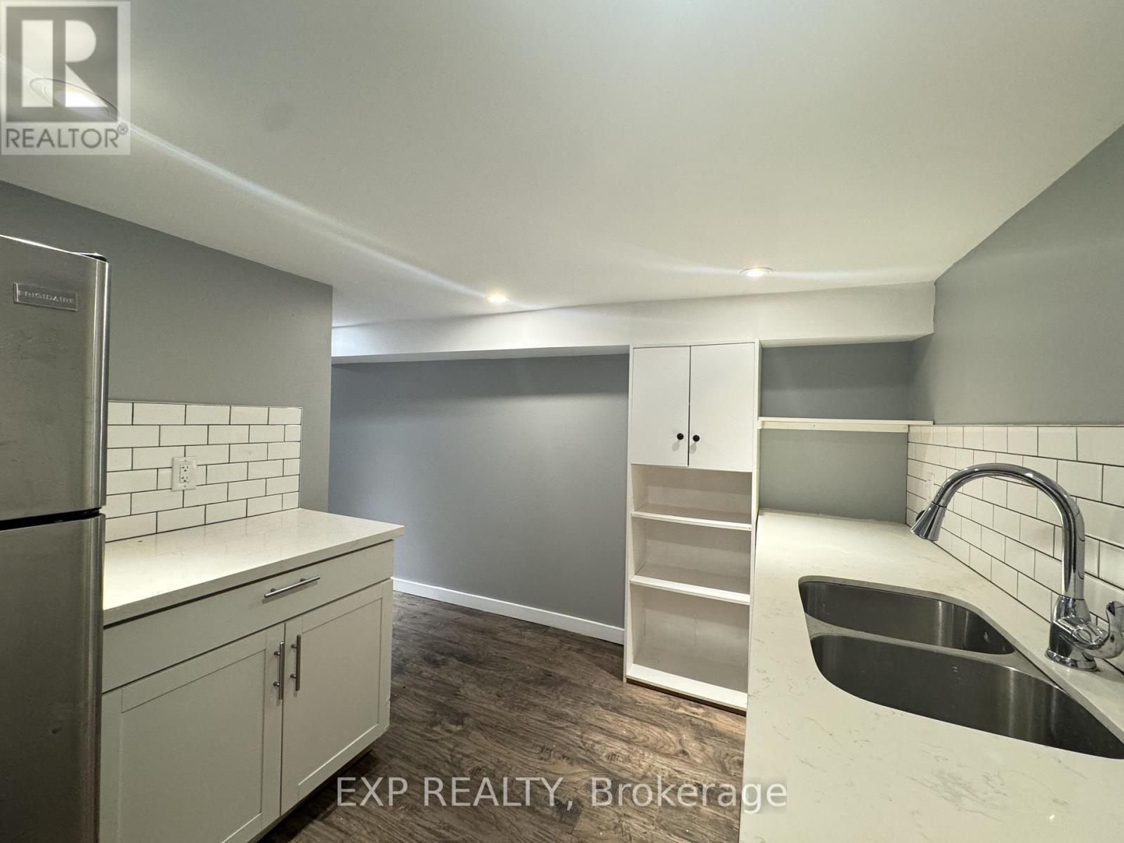 165 Emerald Street N, Hamilton, ON - Indoor