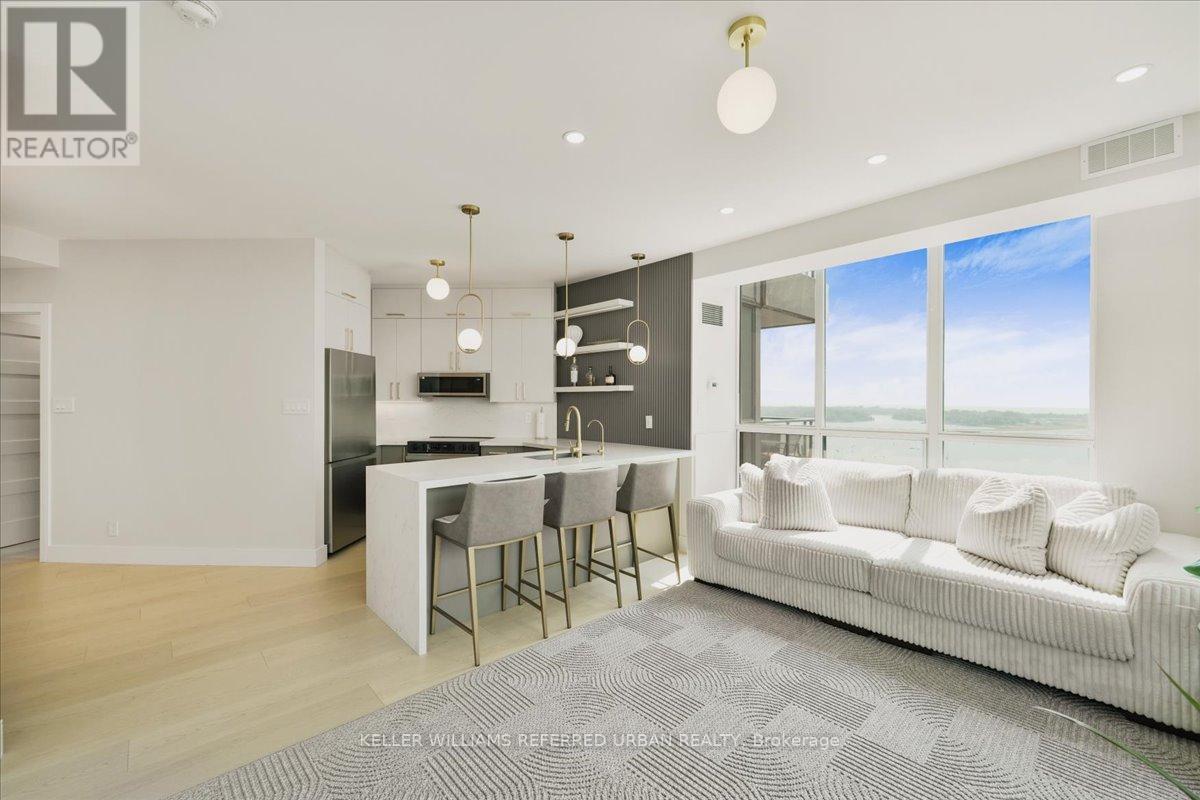 2011 - 228 Queens Quay W, Toronto, ON - Indoor