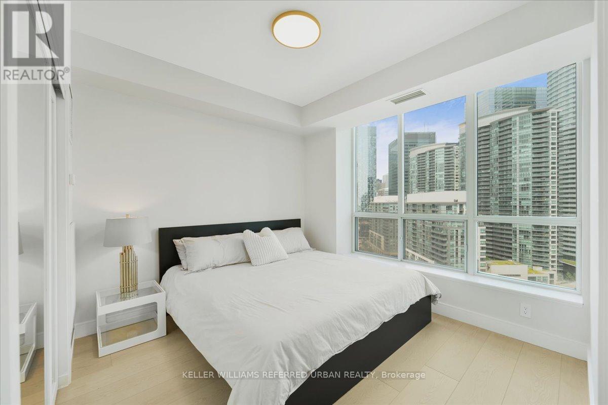 2011 - 228 Queens Quay W, Toronto, ON - Indoor Photo Showing Bedroom