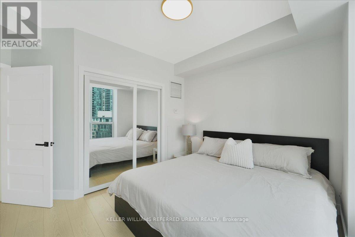 2011 - 228 Queens Quay W, Toronto, ON - Indoor Photo Showing Bedroom