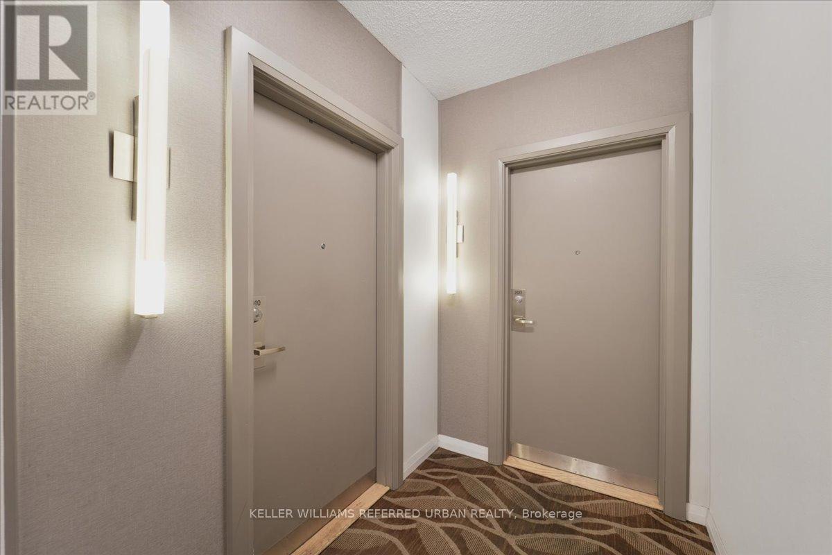 2011 - 228 Queens Quay W, Toronto, ON - Indoor Photo Showing Other Room