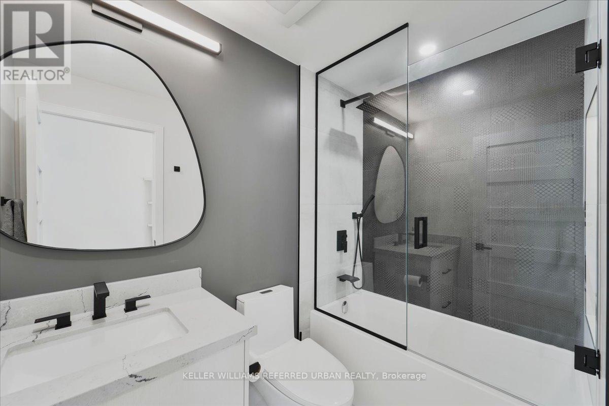 2011 - 228 Queens Quay W, Toronto, ON - Indoor Photo Showing Bathroom