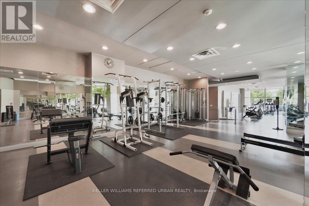 2011 - 228 Queens Quay W, Toronto, ON - Indoor Photo Showing Gym Room