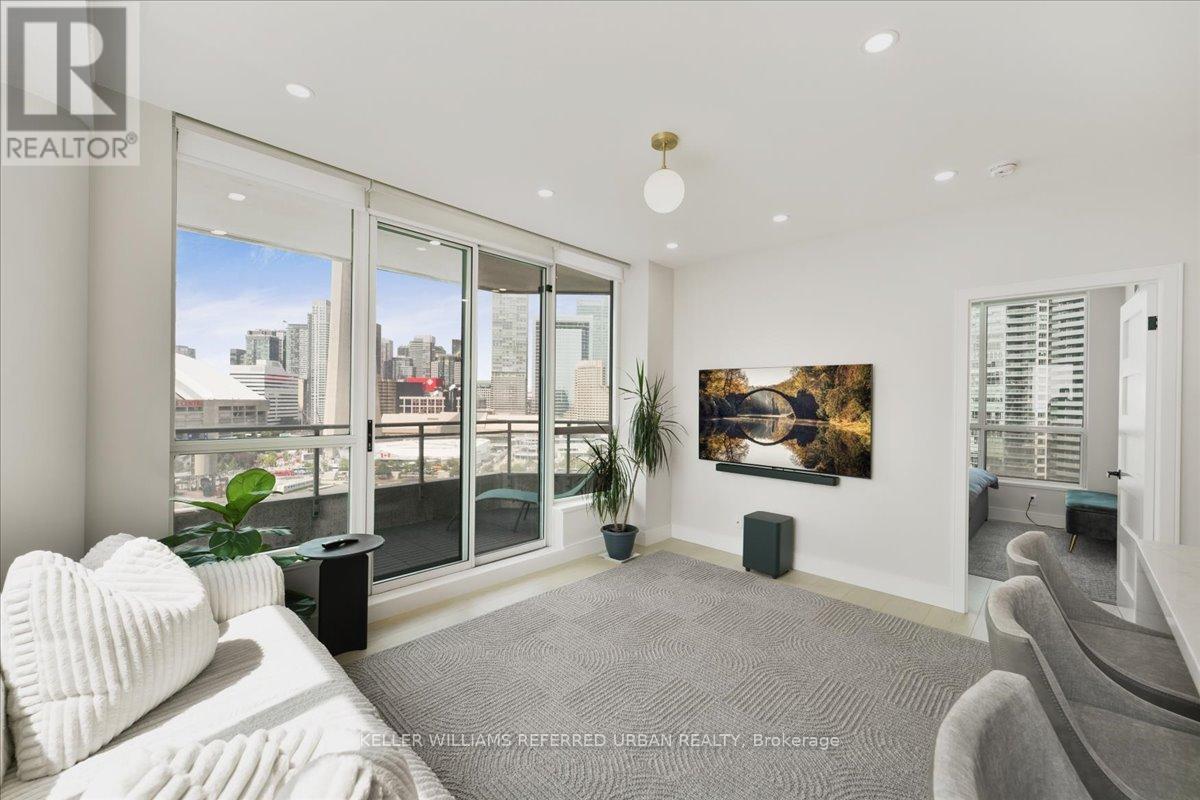 2011 - 228 Queens Quay W, Toronto, ON - Indoor