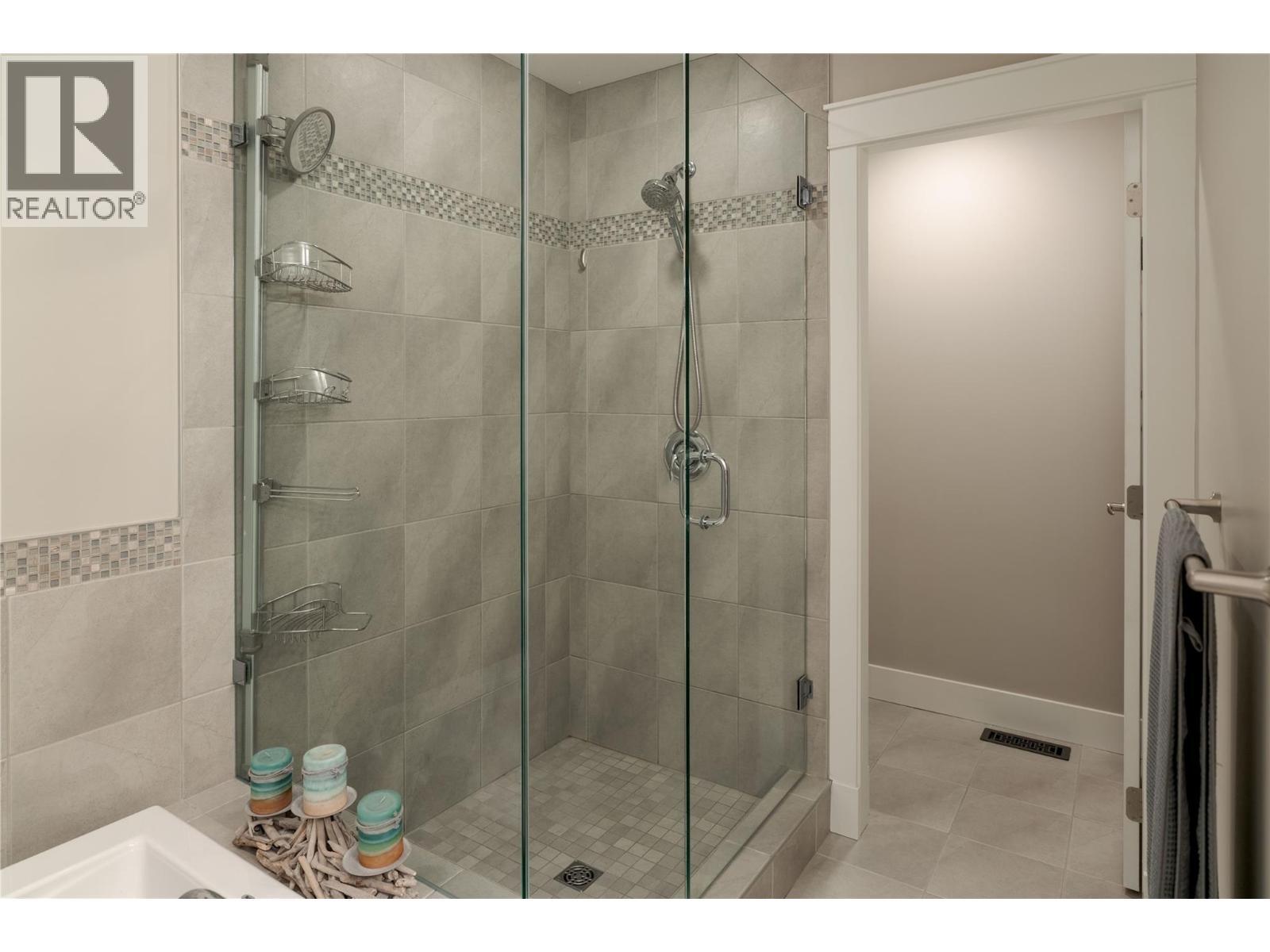 3359 Cougar Road Unit# 45, Westbank, BC - Indoor Photo Showing Bathroom