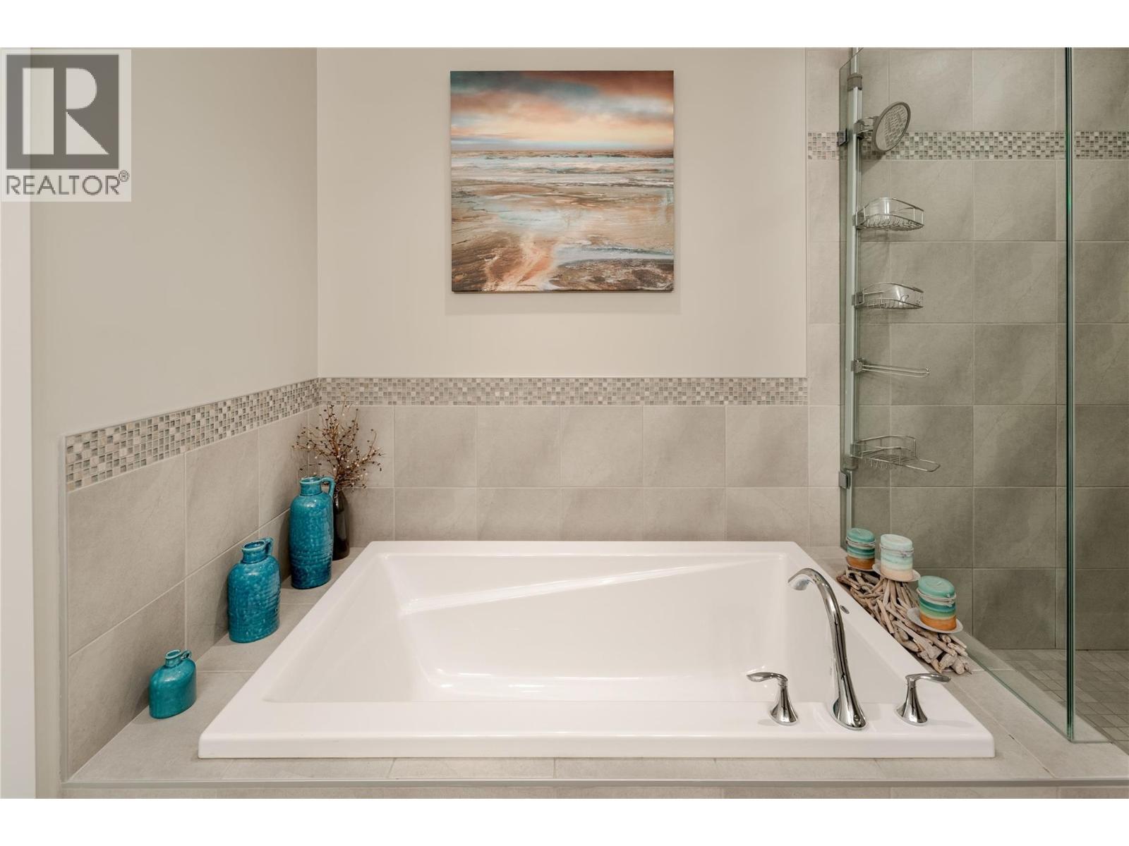 3359 Cougar Road Unit# 45, Westbank, BC - Indoor Photo Showing Bathroom