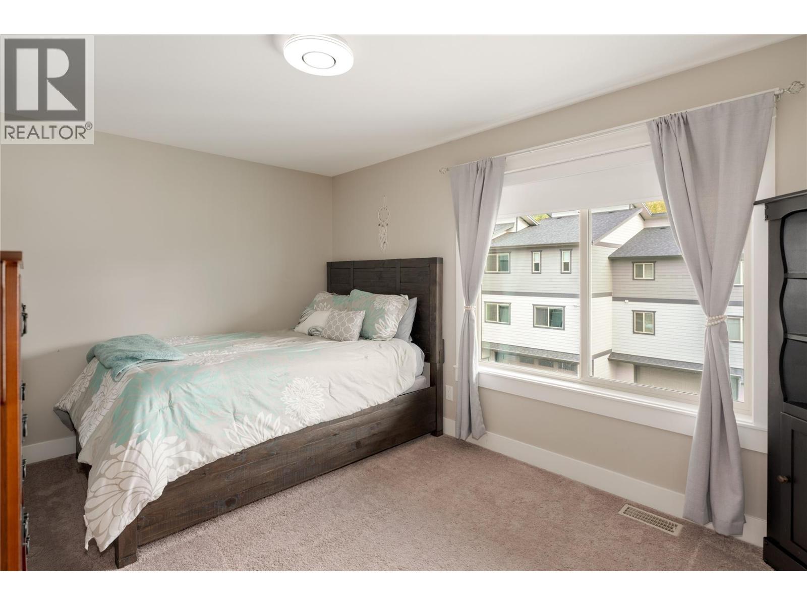 3359 Cougar Road Unit# 45, Westbank, BC - Indoor Photo Showing Bedroom