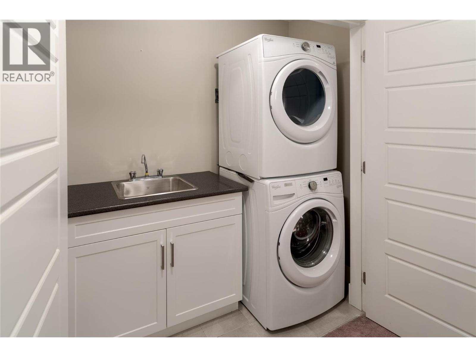 3359 Cougar Road Unit# 45, Westbank, BC - Indoor Photo Showing Laundry Room