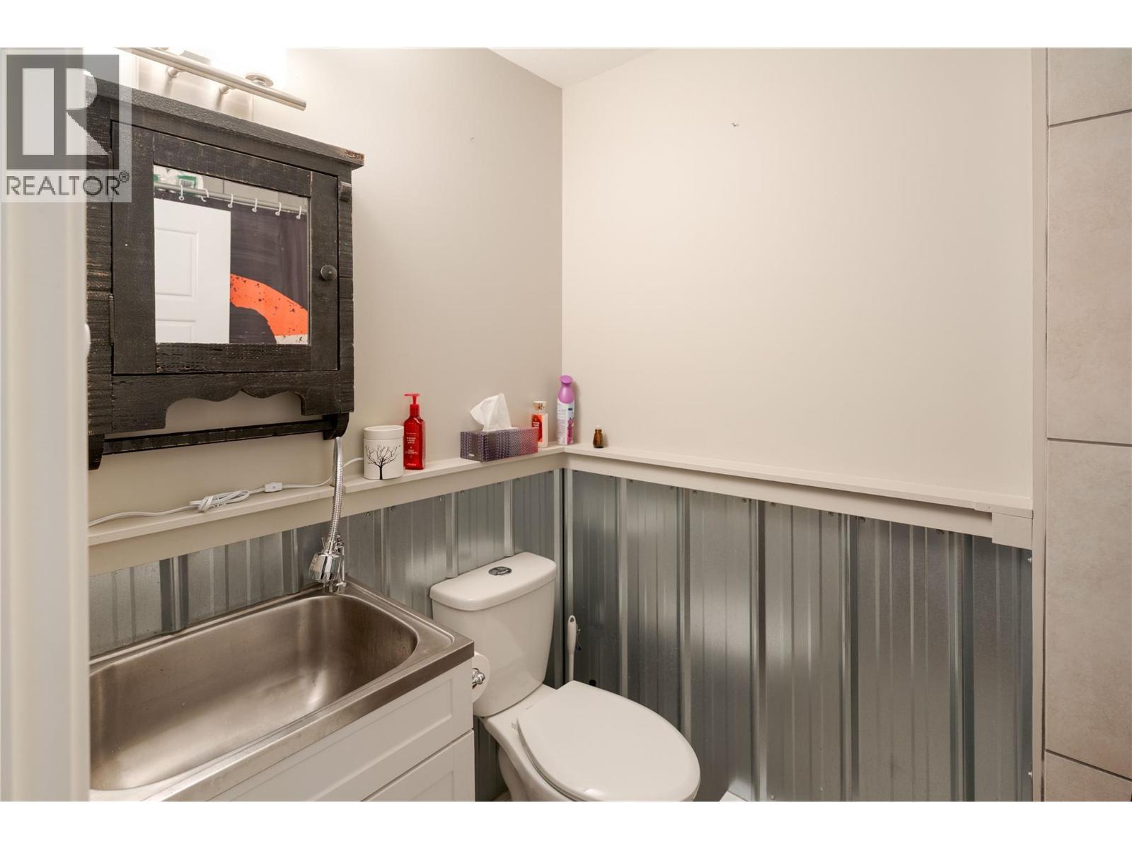 3359 Cougar Road Unit# 45, Westbank, BC - Indoor Photo Showing Bathroom