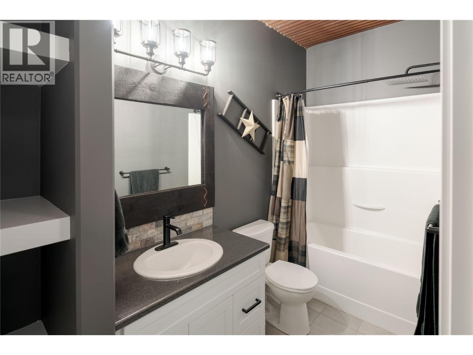 3359 Cougar Road Unit# 45, Westbank, BC - Indoor Photo Showing Bathroom