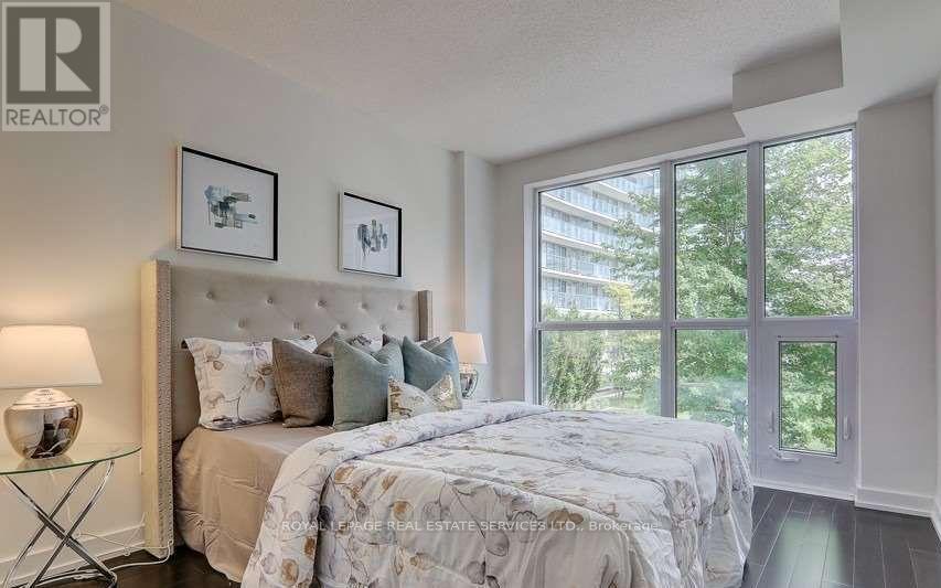 Th7 - 121 Mcmahon Drive, Toronto, ON - Indoor Photo Showing Bedroom