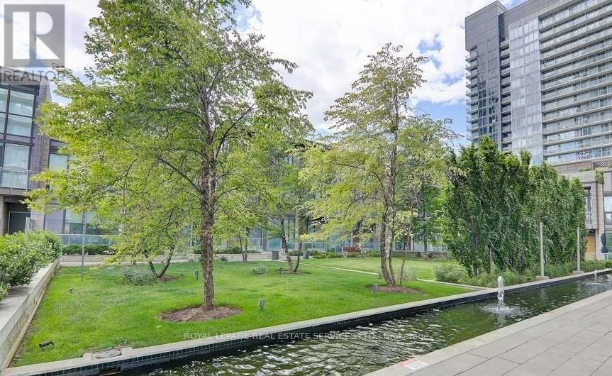 Th7 - 121 Mcmahon Drive, Toronto, ON - Outdoor