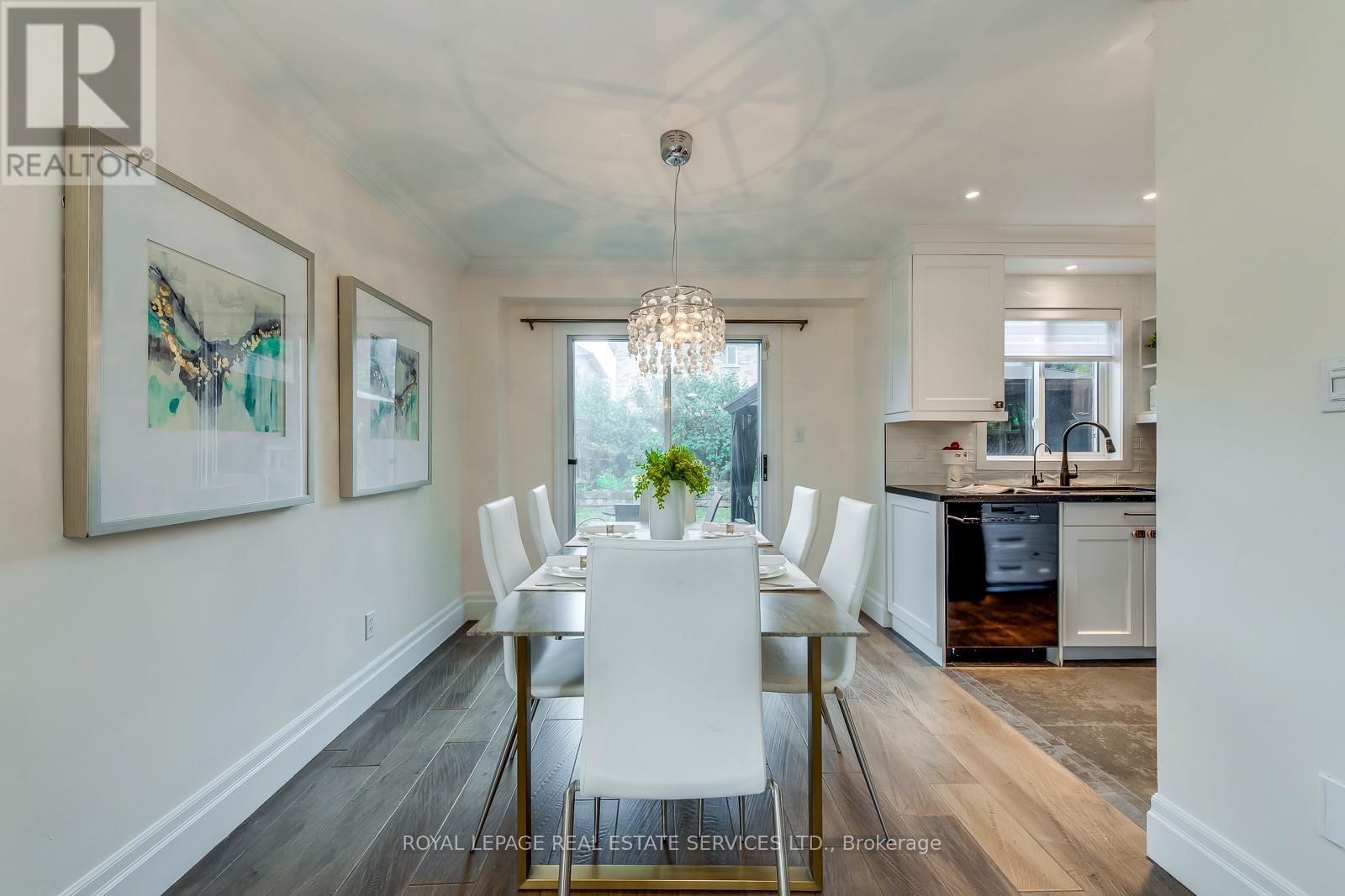 2101 Shady Glen Road, Oakville, ON - Indoor Photo Showing Dining Room