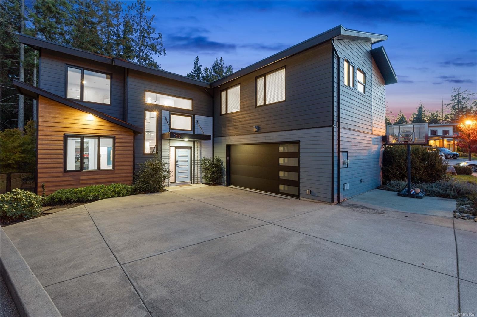 210 Crestline Terr, Nanaimo, BC