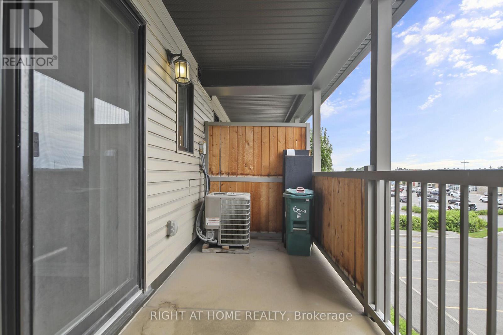 B - 1120 Klondike Road, Ottawa, ON - Outdoor With Balcony With Exterior