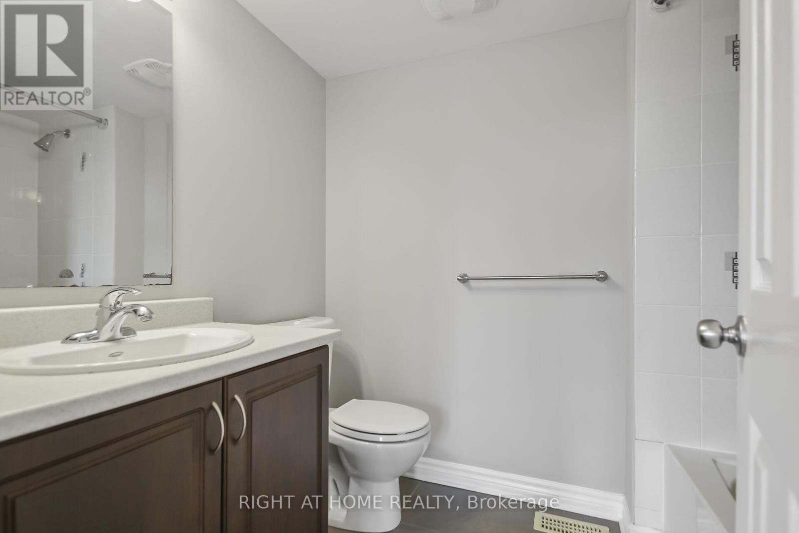 B - 1120 Klondike Road, Ottawa, ON - Indoor Photo Showing Bathroom
