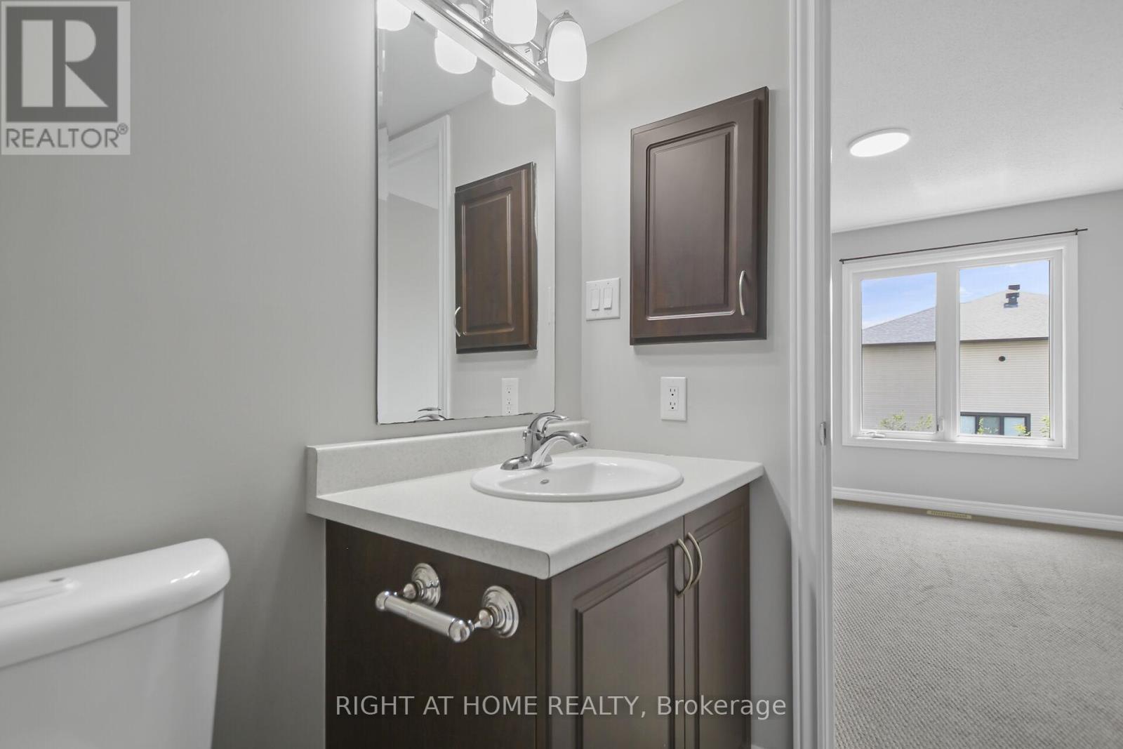 B - 1120 Klondike Road, Ottawa, ON - Indoor Photo Showing Bathroom