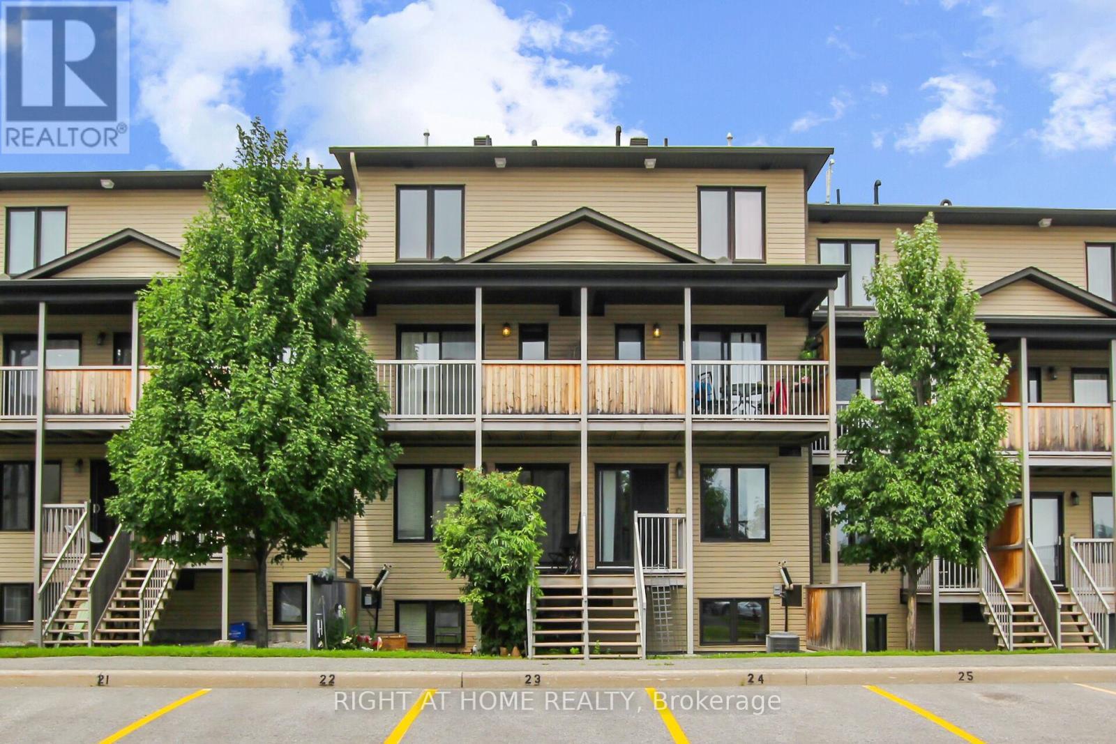 B - 1120 Klondike Road, Ottawa, ON - Outdoor With Balcony With Facade