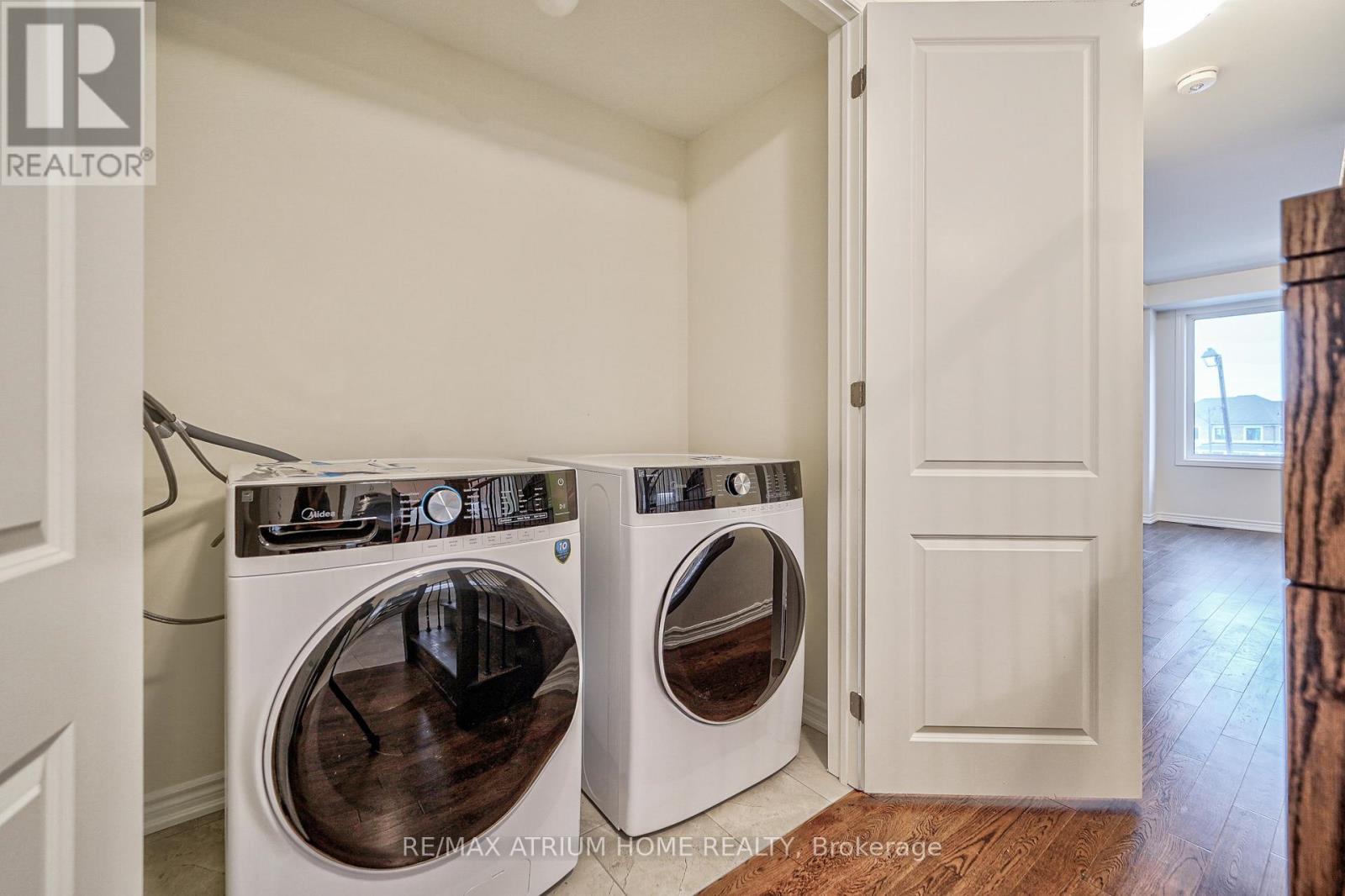 4 Thomas Frisby Jr. Crescent, Markham, ON - Indoor Photo Showing Laundry Room