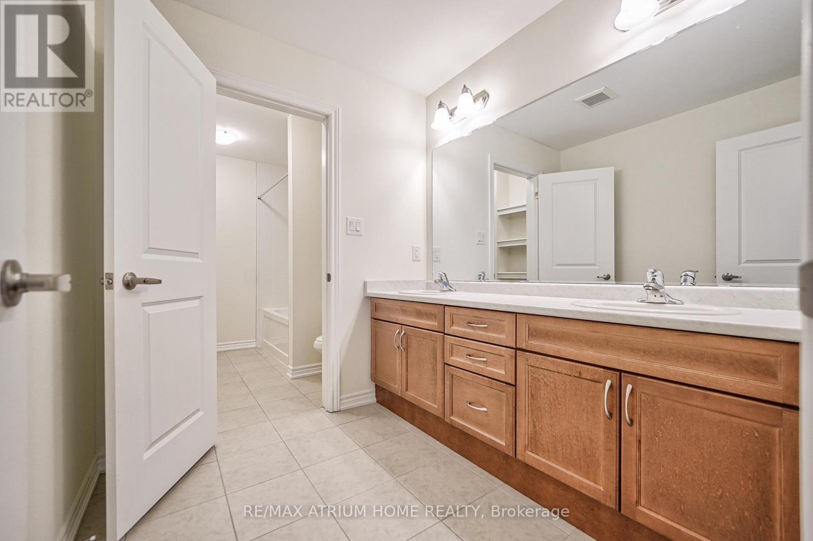 4 Thomas Frisby Jr. Crescent, Markham, ON - Indoor Photo Showing Bathroom