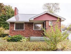 887 York ST  Fredericton, NB E3B 3R9