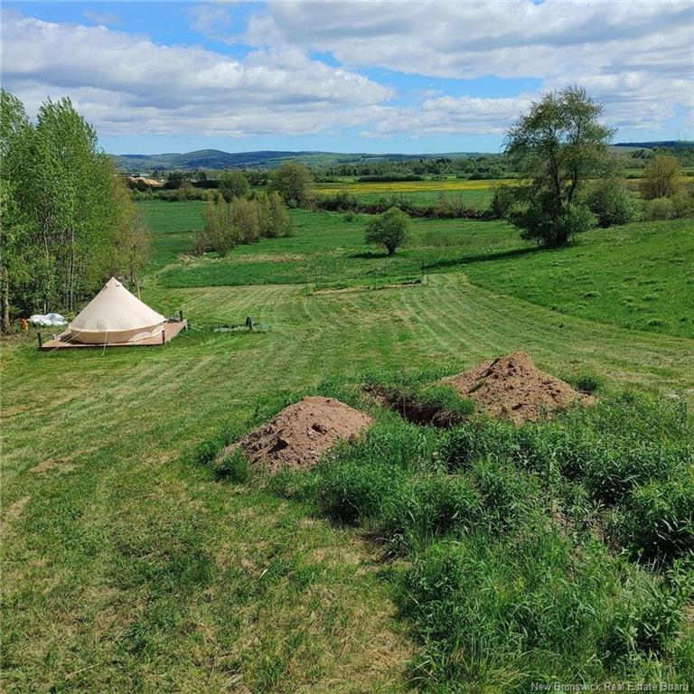 - Roachville Rd, Roachville, NB