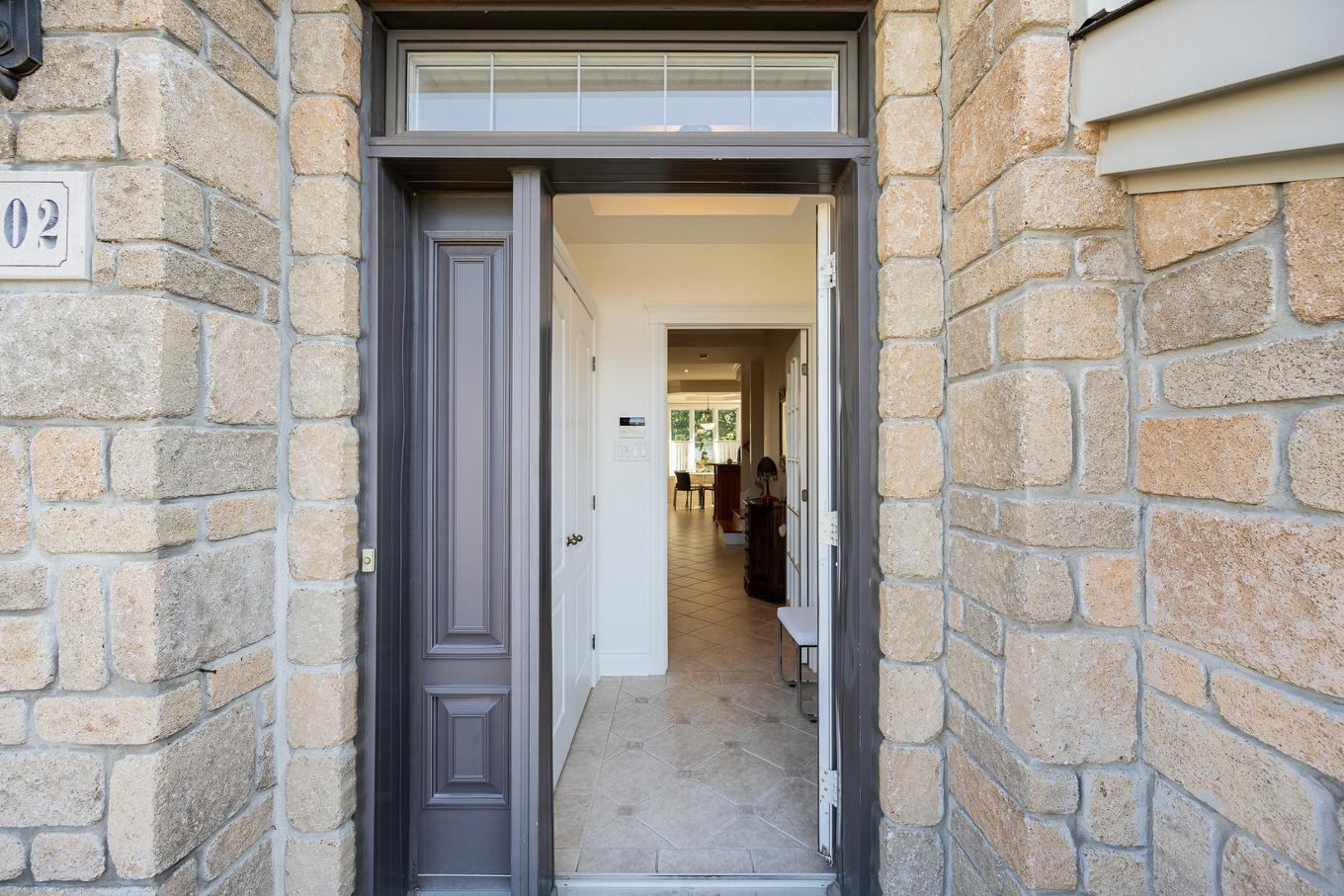 Exterior entrance - 4402 Rue Martin-Plouffe, Laval (Chomedey), QC - Outdoor