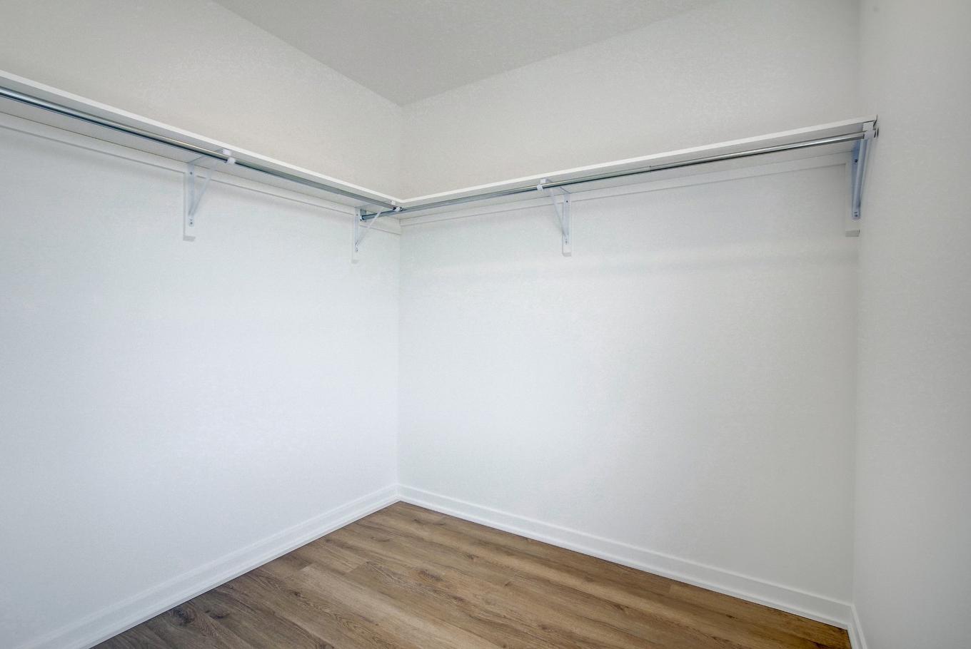 Walk-in closet - B-68 Rue Lasselle, Huntingdon, QC - Indoor With Storage