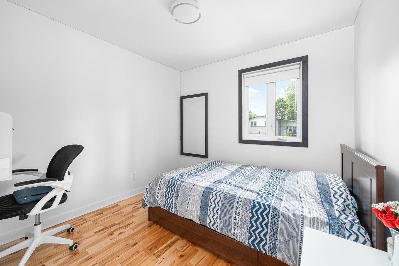 Chambre à coucher - 43 Rue Rockwood, Dollard-Des-Ormeaux, QC - Indoor Photo Showing Bedroom