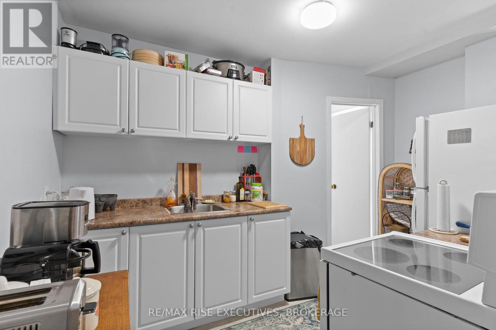 341 Division Street, Kingston (East Of Sir John A. Blvd), ON - Indoor Photo Showing Kitchen