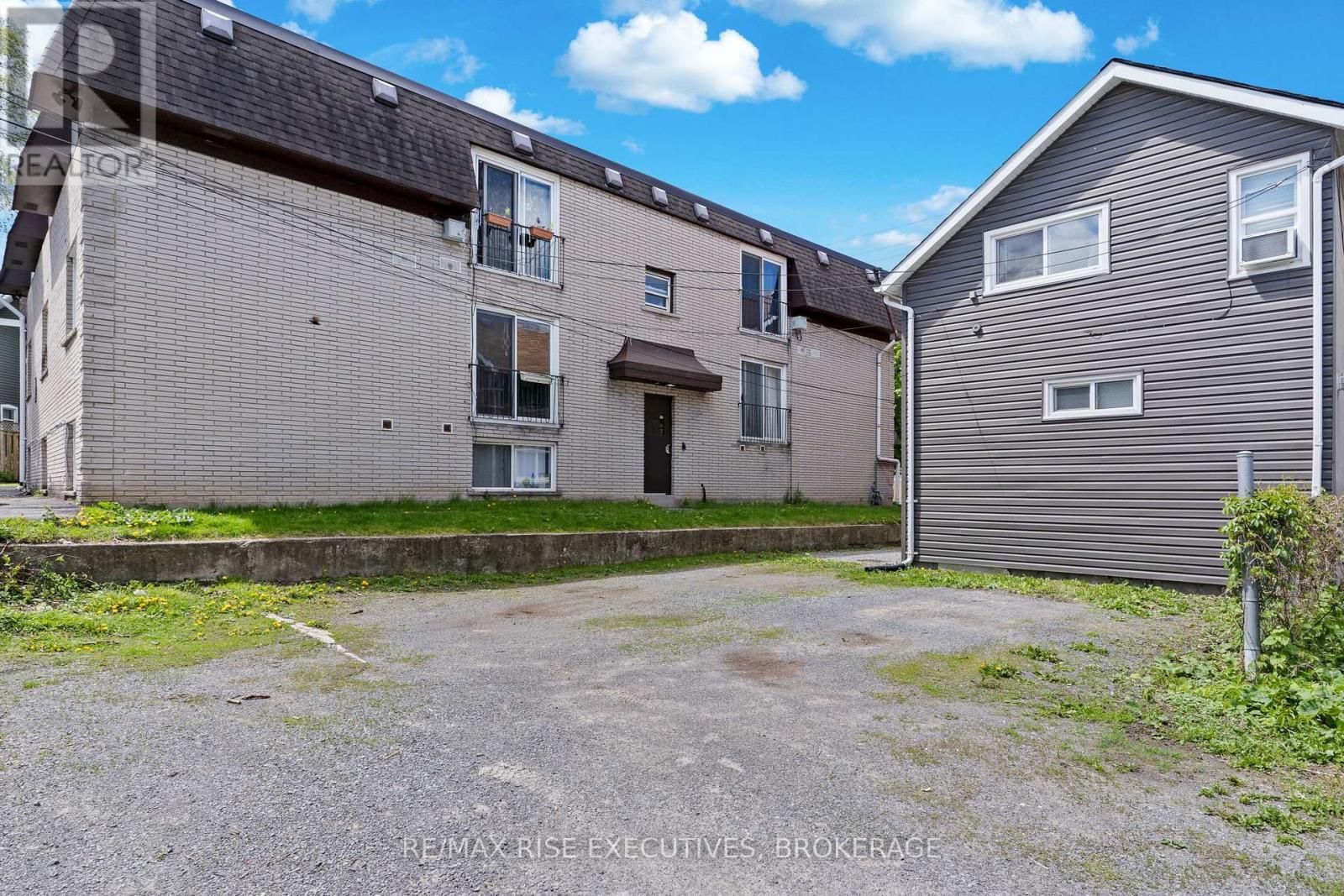 341 Division Street, Kingston (East Of Sir John A. Blvd), ON - Outdoor