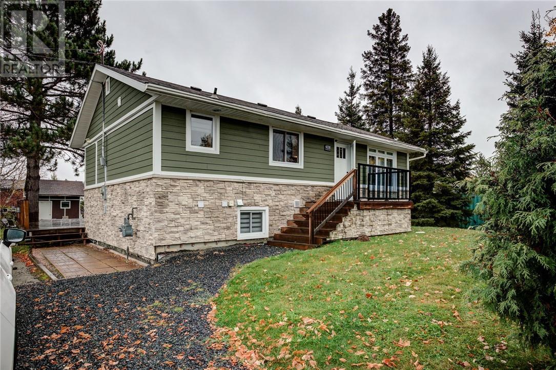 4038 Velma Street, Val Caron, ON - Outdoor