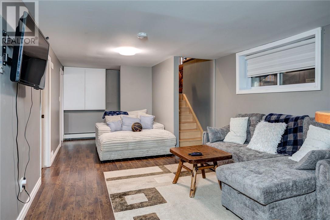 4038 Velma Street, Val Caron, ON - Indoor Photo Showing Living Room
