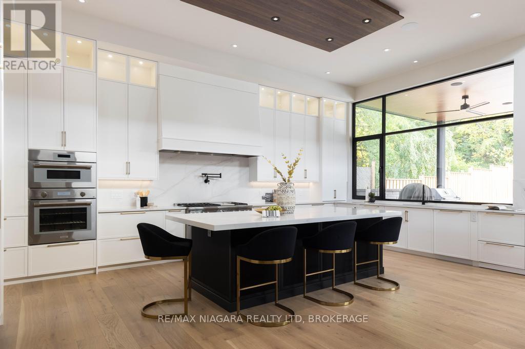 2005 York Road, Niagara-On-The-Lake (Queenston), ON - Indoor Photo Showing Kitchen With Upgraded Kitchen