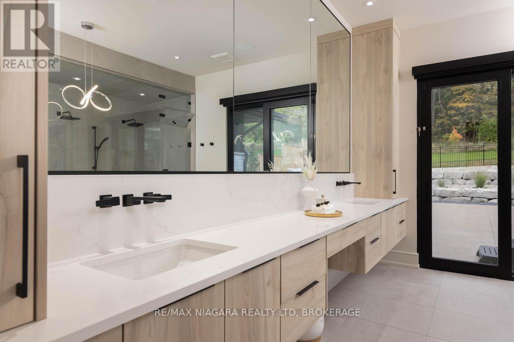 2005 York Road, Niagara-On-The-Lake (Queenston), ON - Indoor Photo Showing Bathroom