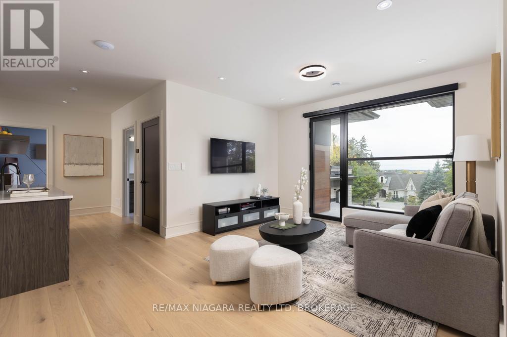 2005 York Road, Niagara-On-The-Lake (Queenston), ON - Indoor Photo Showing Living Room