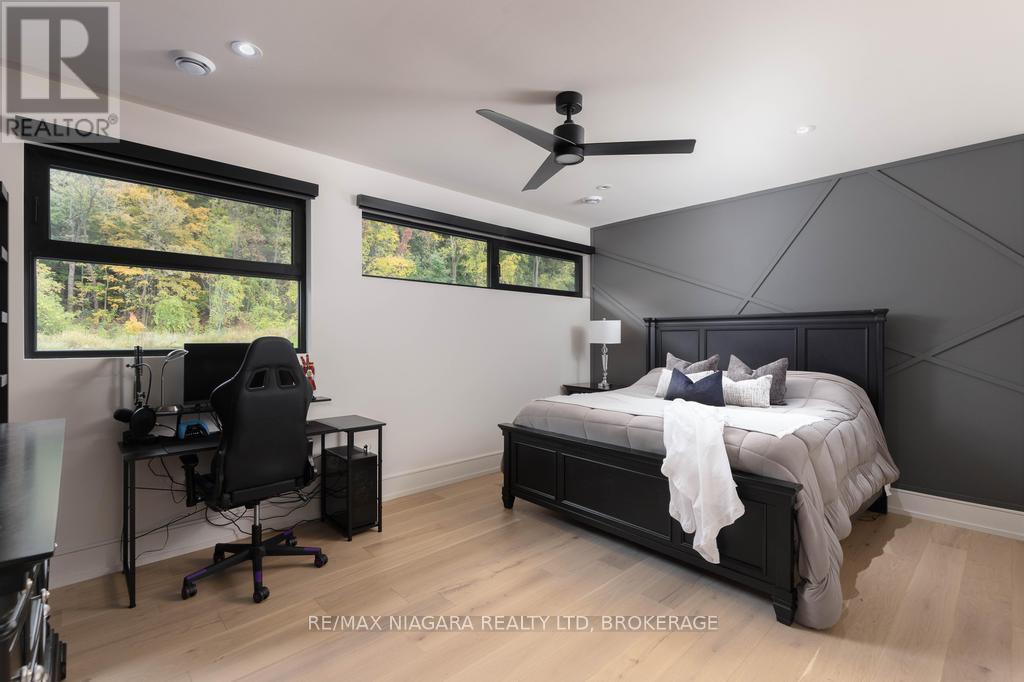 2005 York Road, Niagara-On-The-Lake (Queenston), ON - Indoor Photo Showing Bedroom