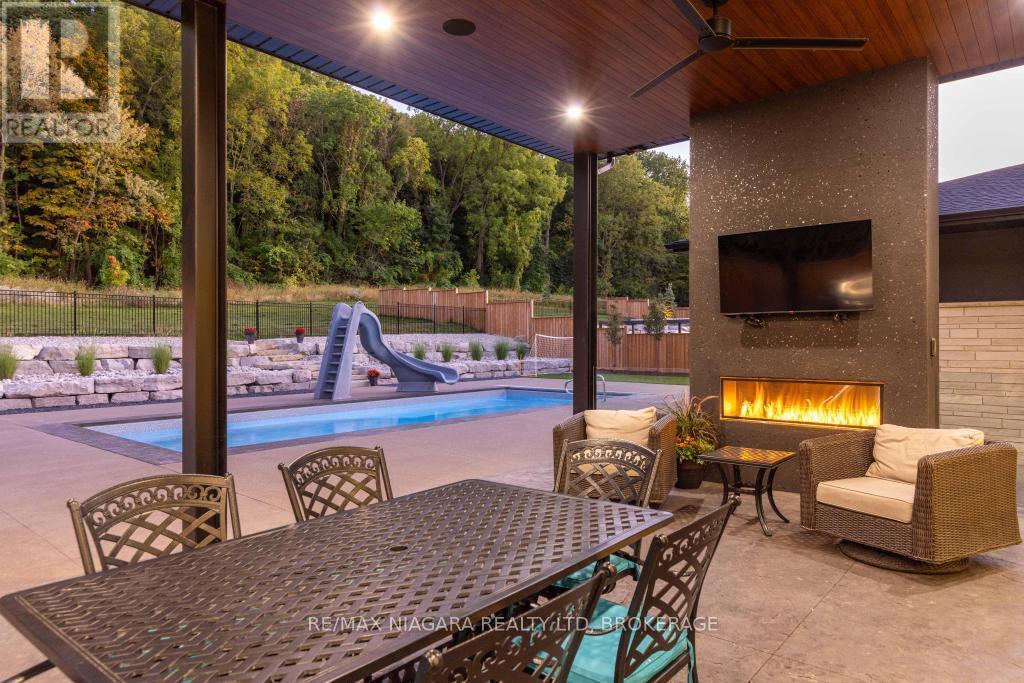 2005 York Road, Niagara-On-The-Lake (Queenston), ON - Outdoor With In Ground Pool With Deck Patio Veranda With Exterior