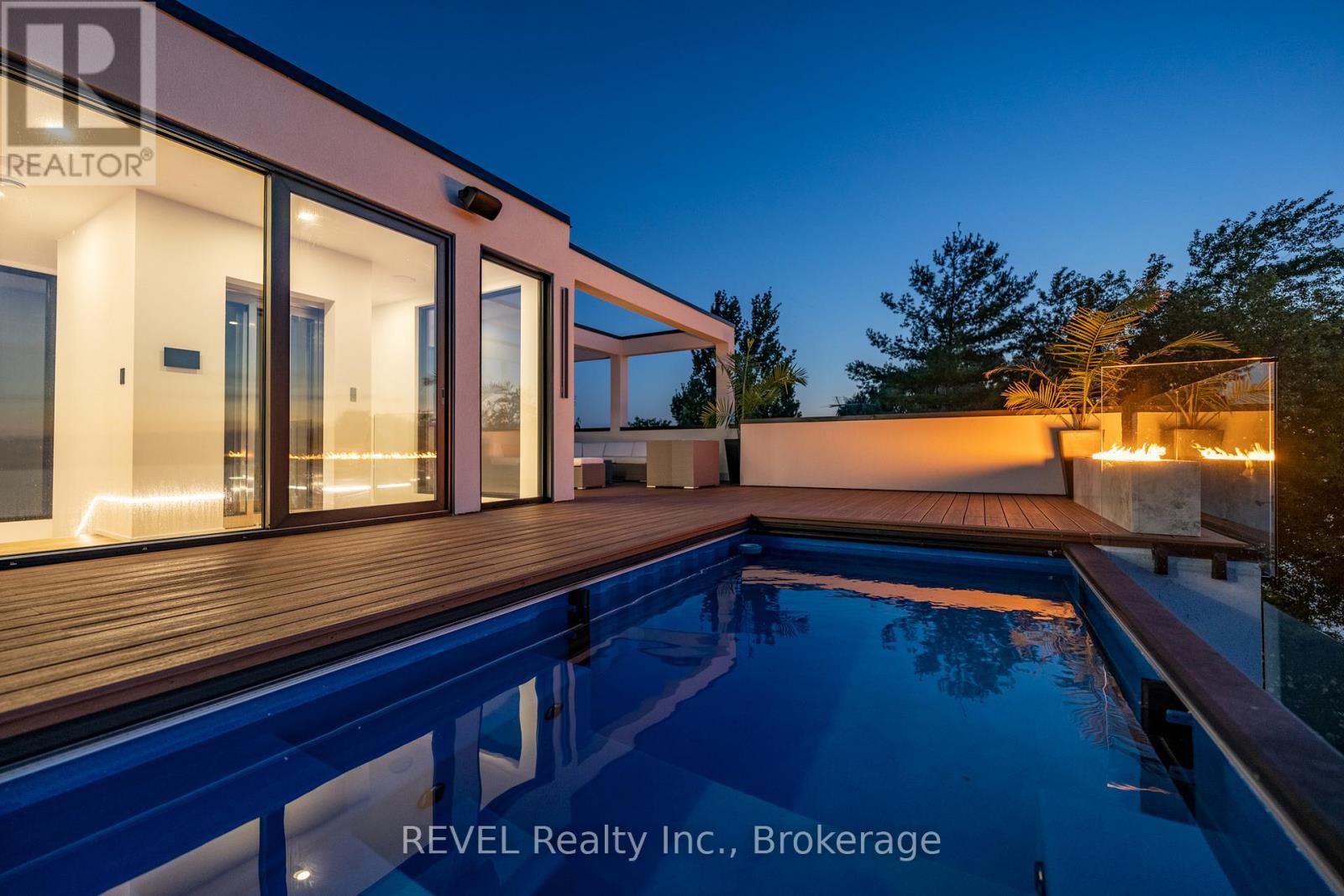 6 Firelane 11A Street, Niagara-On-The-Lake (Lakeshore), ON - Outdoor With In Ground Pool With Deck Patio Veranda